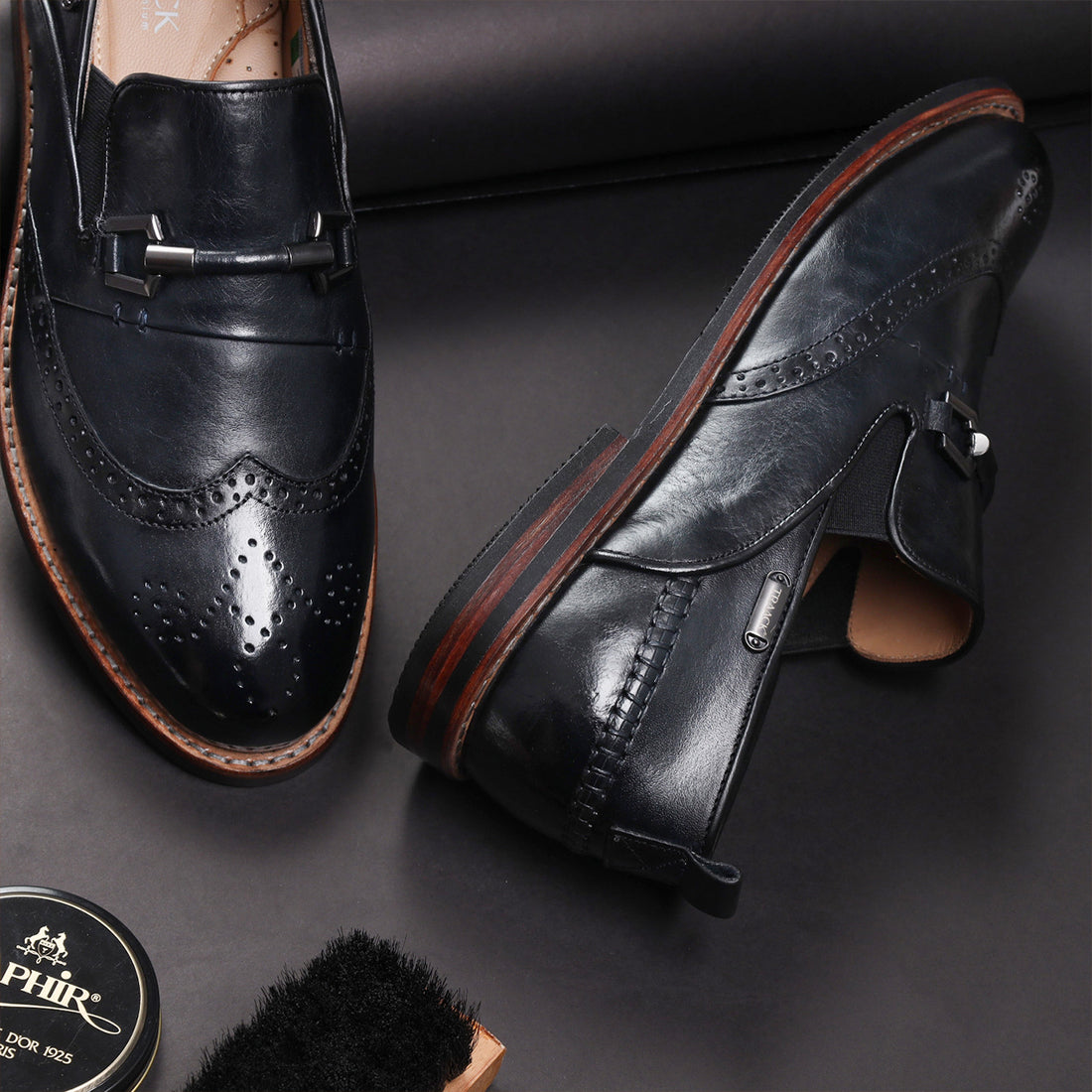 Mednight blue oxford loafer